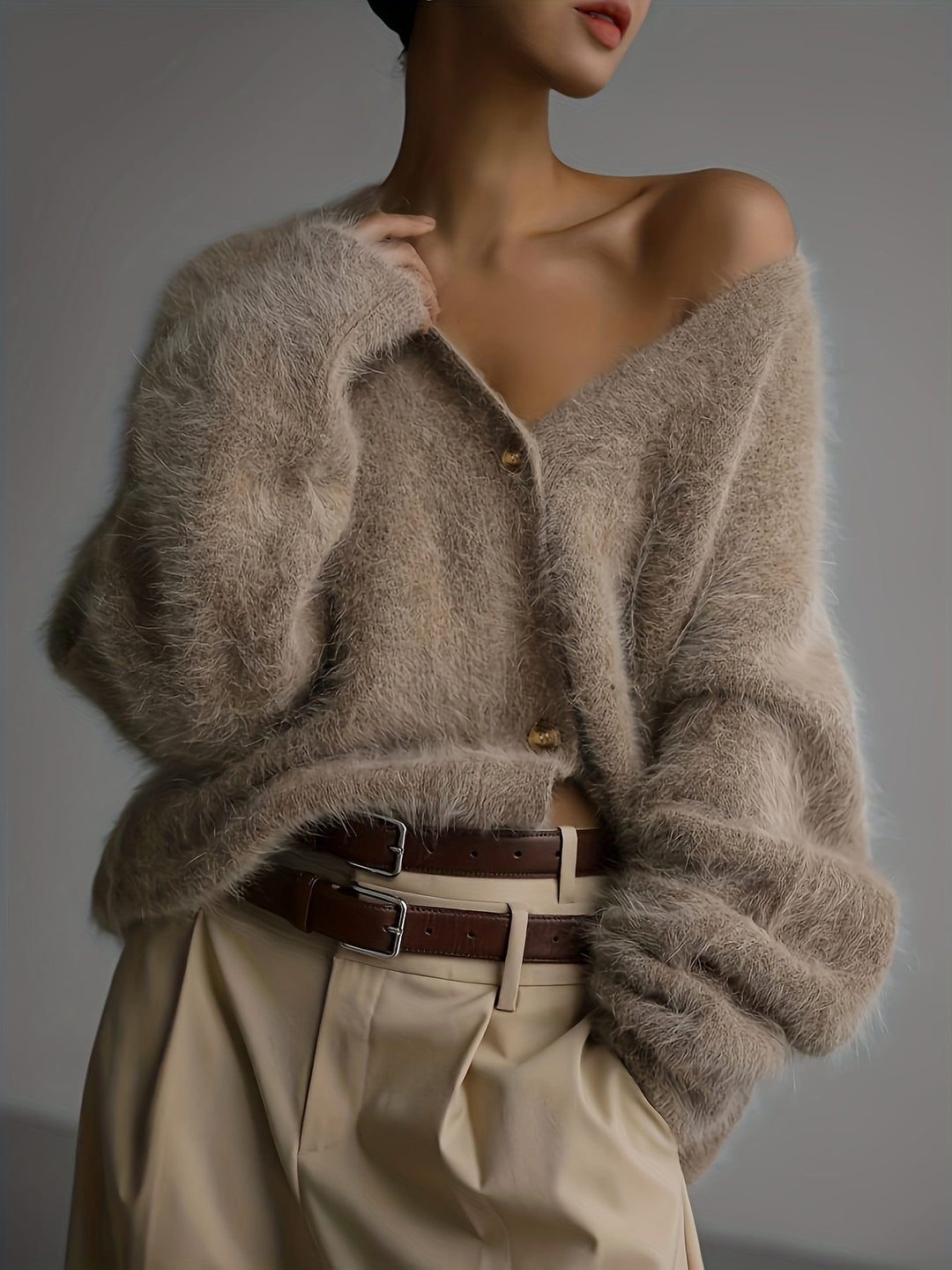 SERIAVI | V-NECK LIGHT GRAY CARDIGAN